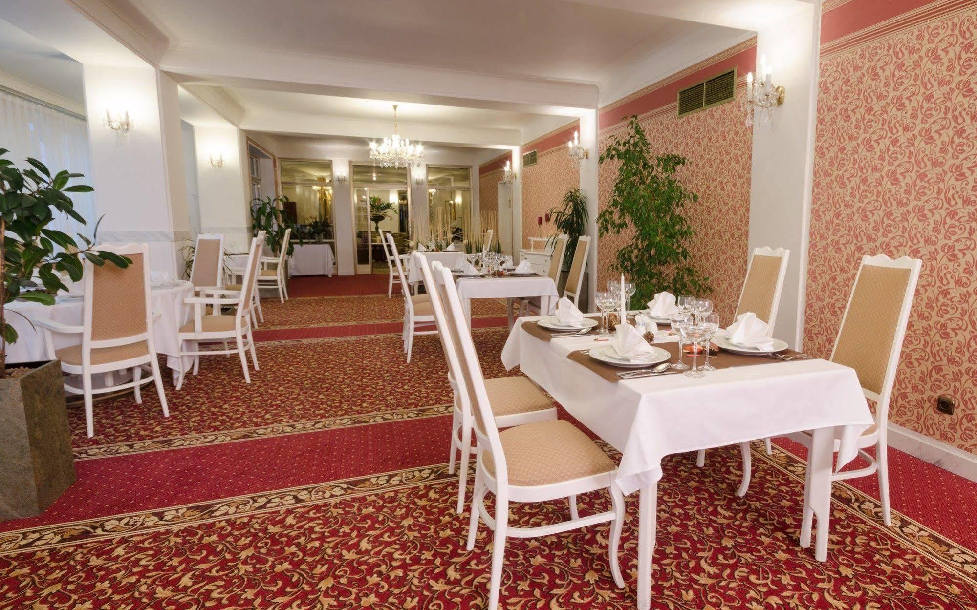 Hotel Ostrov Nymburk Zewnętrze zdjęcie